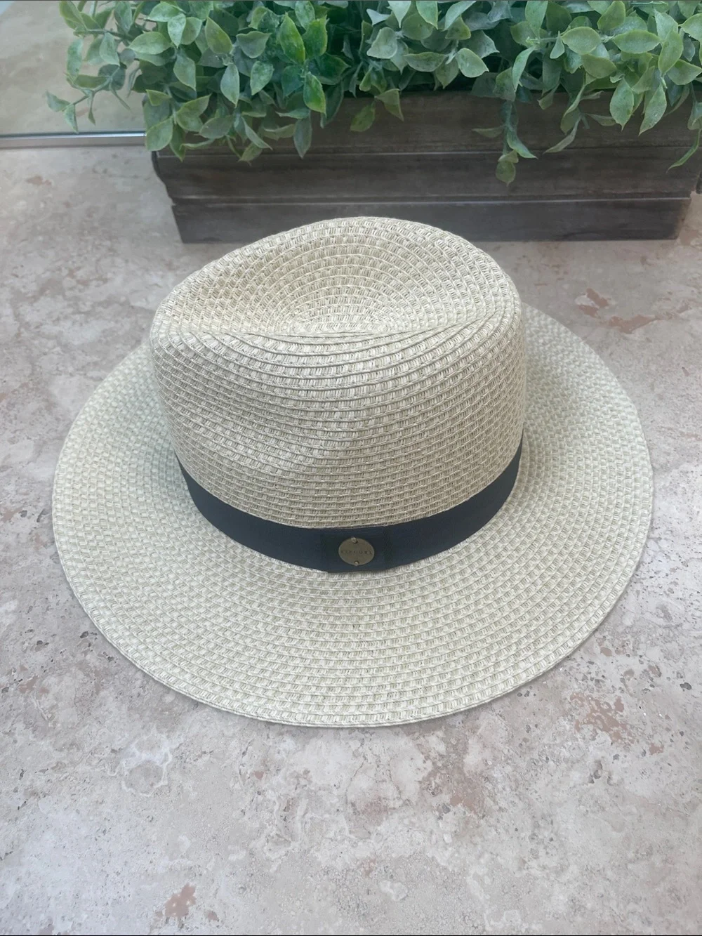 Rip Curl Beige Straw Fedora with Black Band size S/M